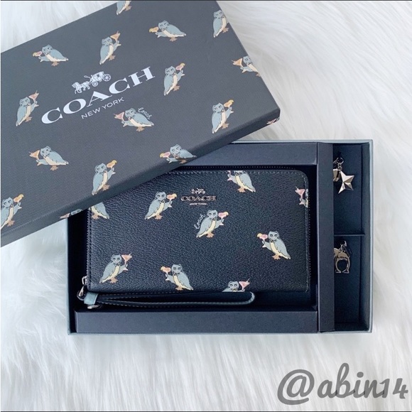 NWT Coach Boxed Zip Around Phone Wallet Wristlet with Charms in Party Owl Print - Picture 2 of 9